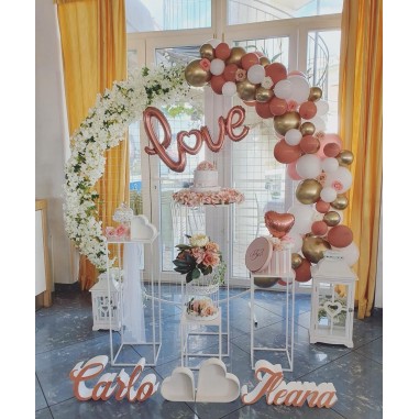 Struttura in ferro bianco a cerchio...